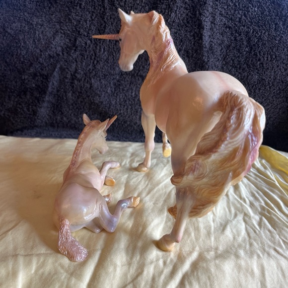 Mirabella and Foal Unicorn Breyer - Picture 2 of 4
